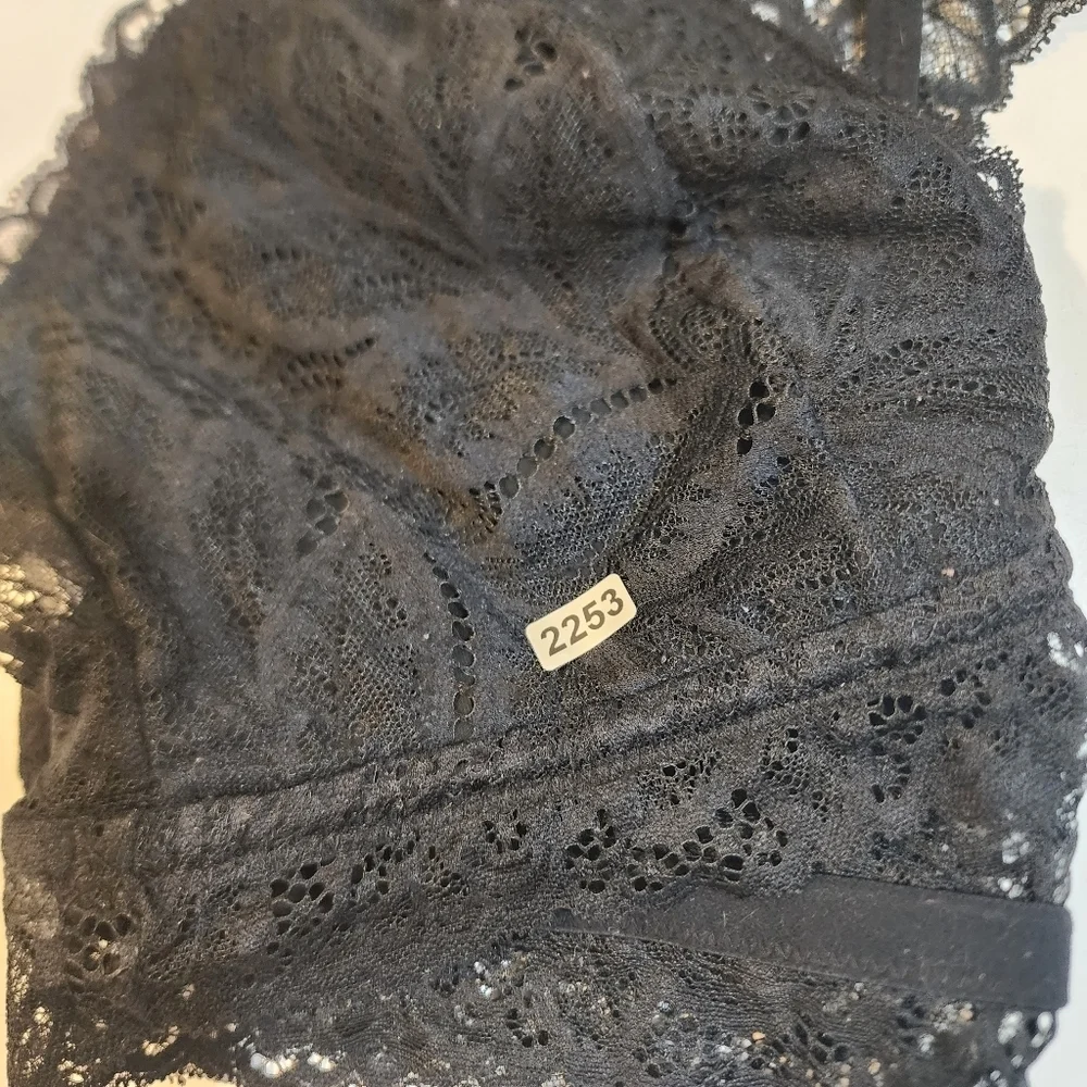 AUDEN black lace Bralette Size L